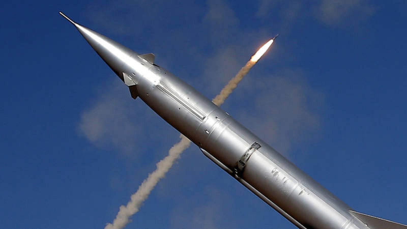 Tras la crisis por el derribo de un avión ruso, Moscú suministrará misiles antiaéreos S-300 a Siria 