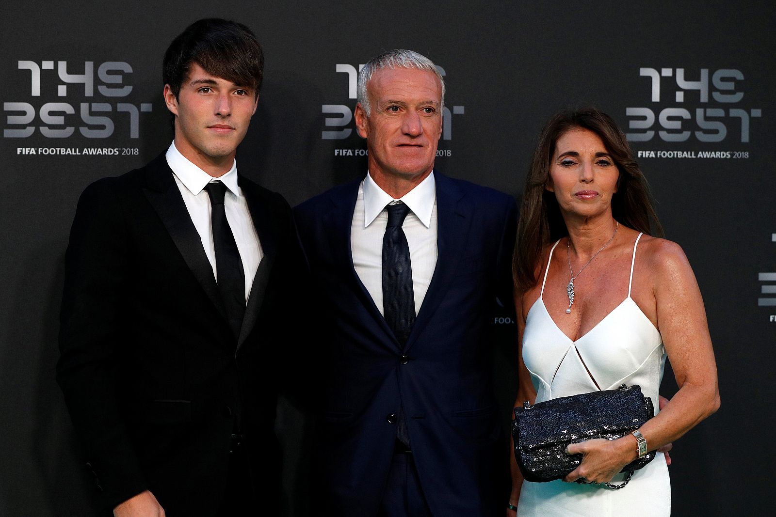 Deschamps, junto a sus acopañantes, antes de la gala de la FIFA a los mejores del 2018