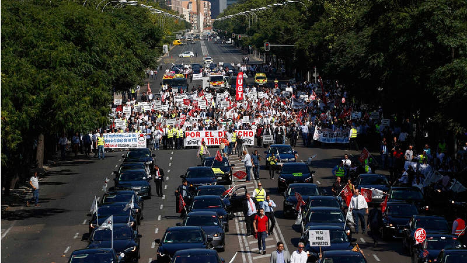 Manifestación de conductores de VTC en la Castellana madrileña.