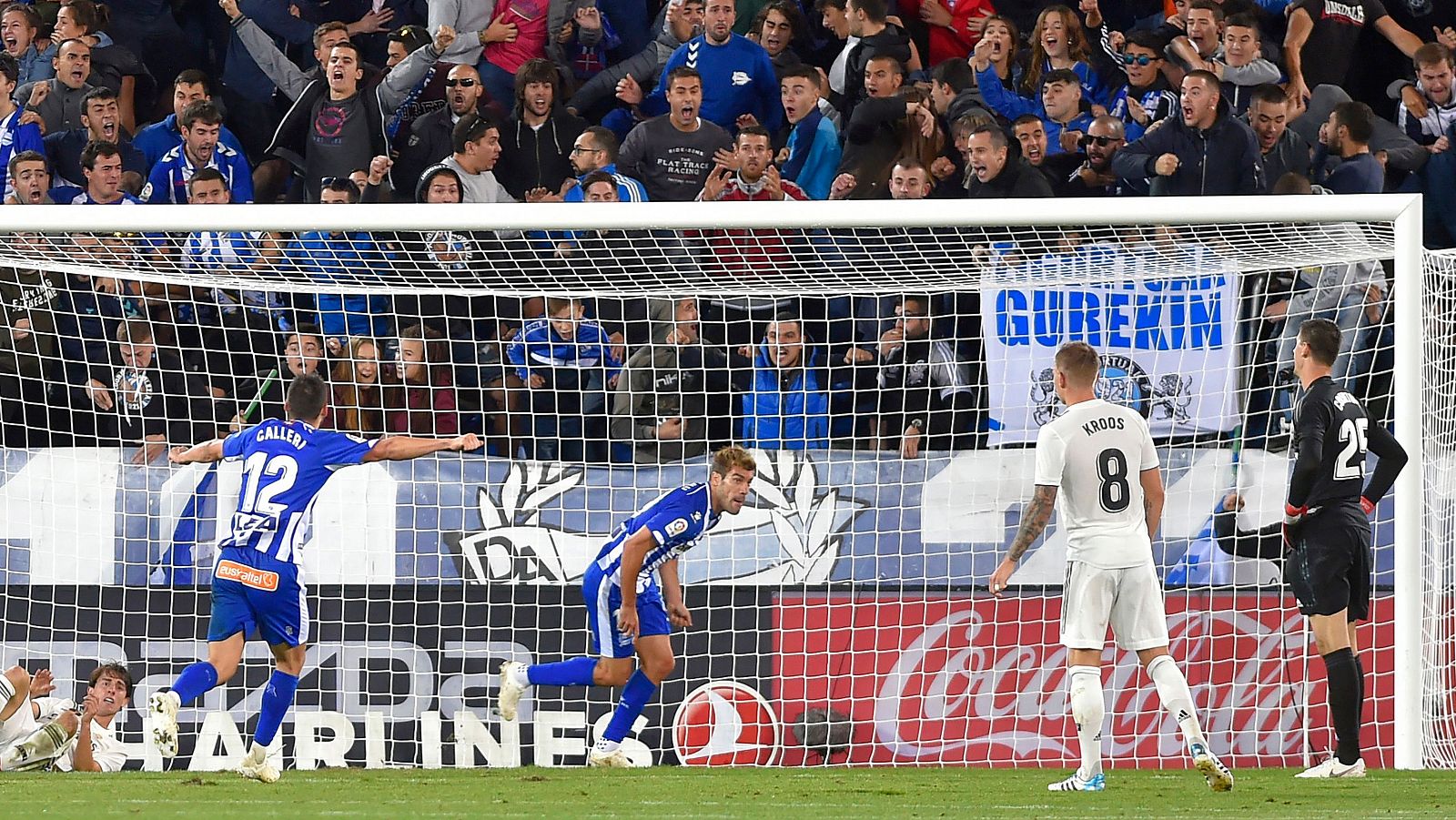 Manu García marcó el gol de la victoria del Alavés en el descuento.