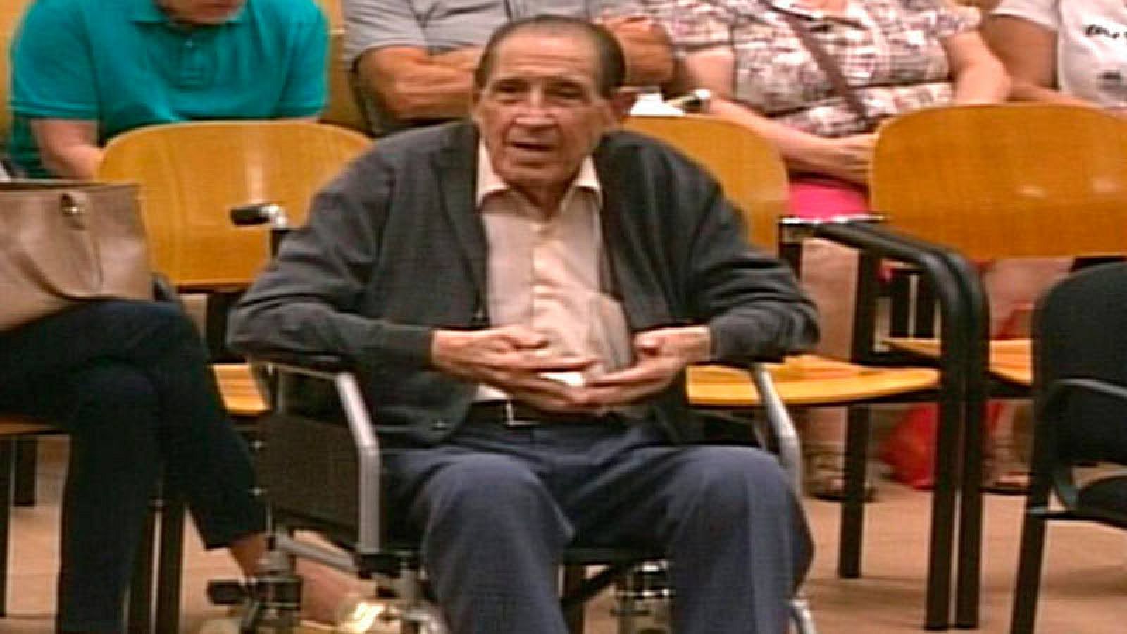  El doctor Vela durante el juicio por el robo de una niña en 1969