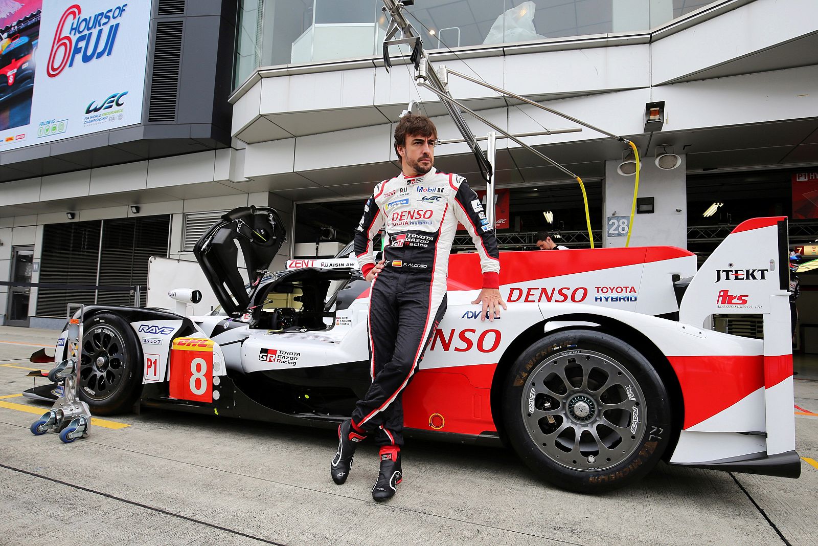 Alonso: No soy más feliz aquí, pero lucho por triunfos, 'poles' y el Mundial