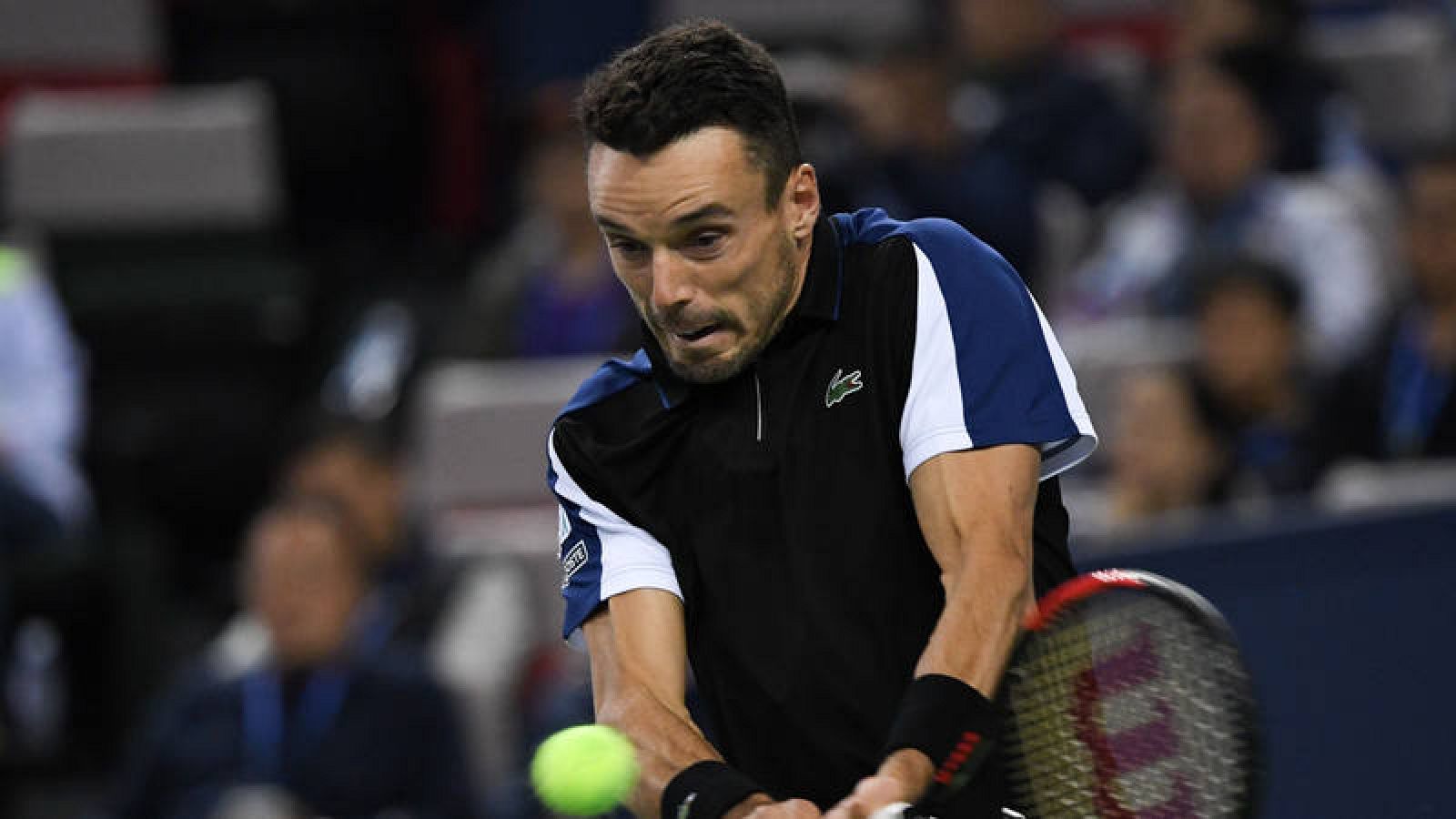 Roberto Bautista cae ante Federer en Shangái 