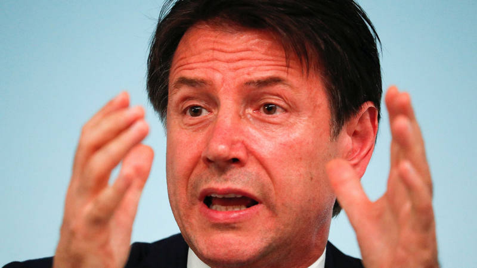 El primer ministro italiano, Giuseppe Conte en rueda de prensa este lunes