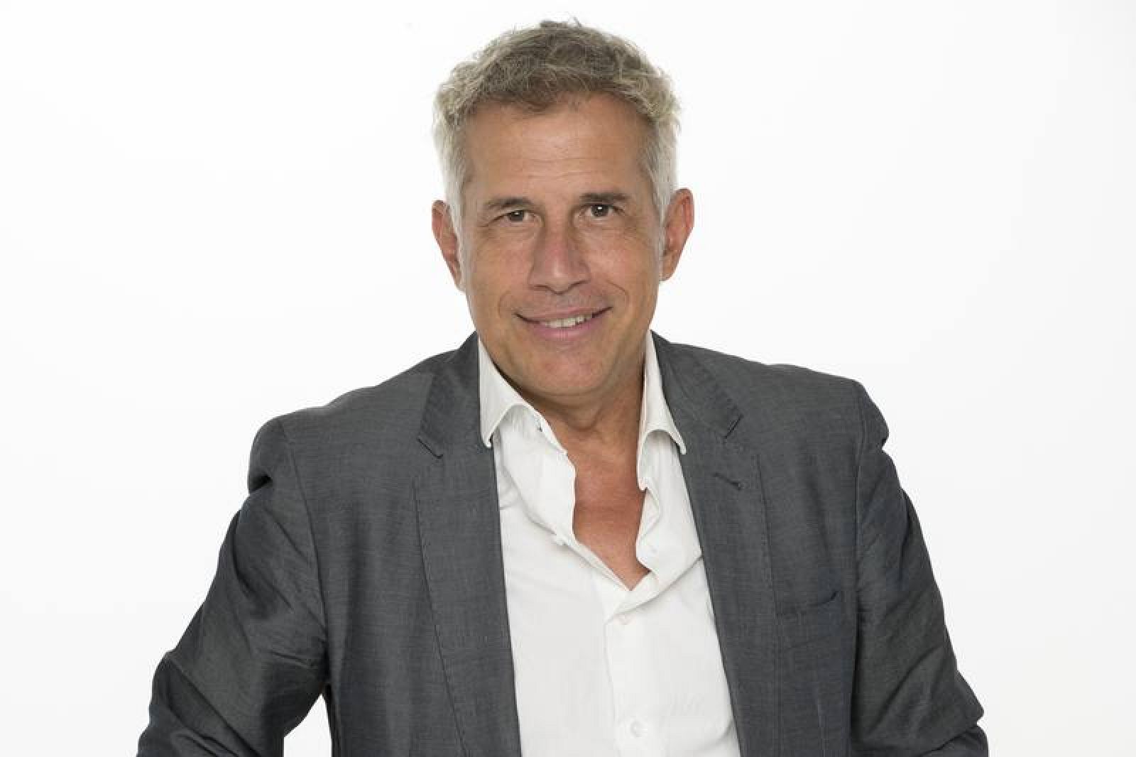  Ignacio Elguero dirige y presenta 'La estación azul' en RNE