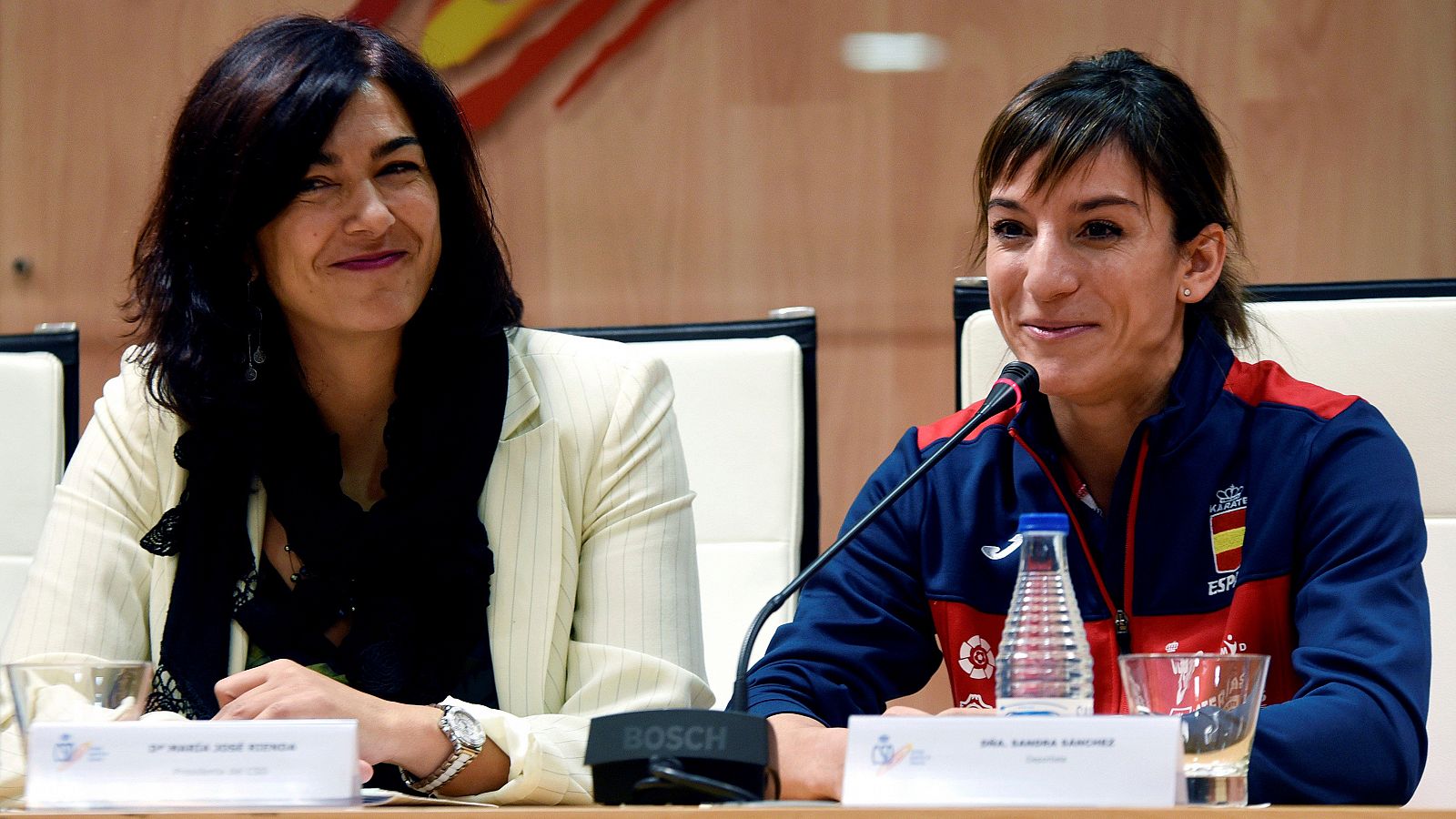 María José Rienda, junto a Sandra Sánchez.