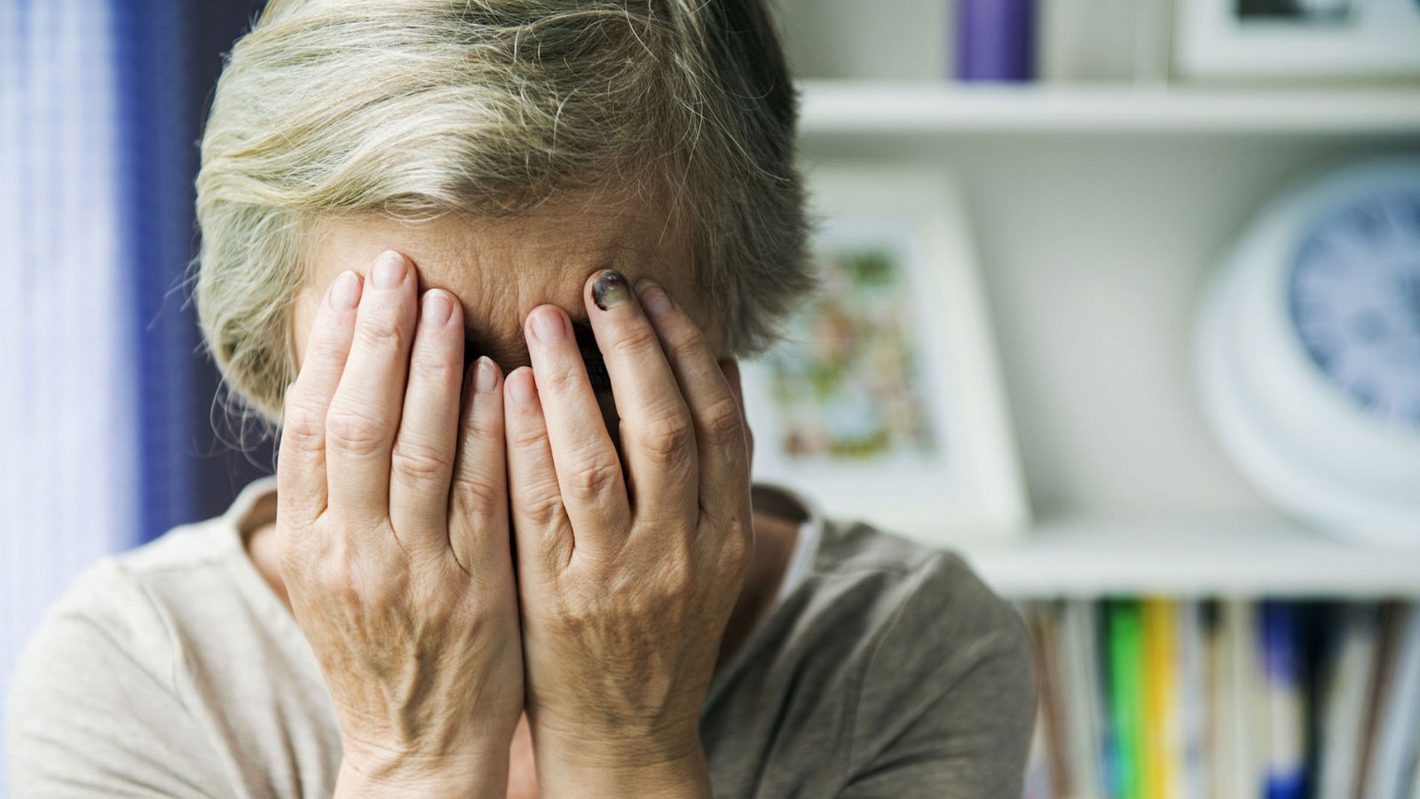 Los expertos piden que los recursos para mujeres víctimas de violencia de género se adapten también a la tercera edad