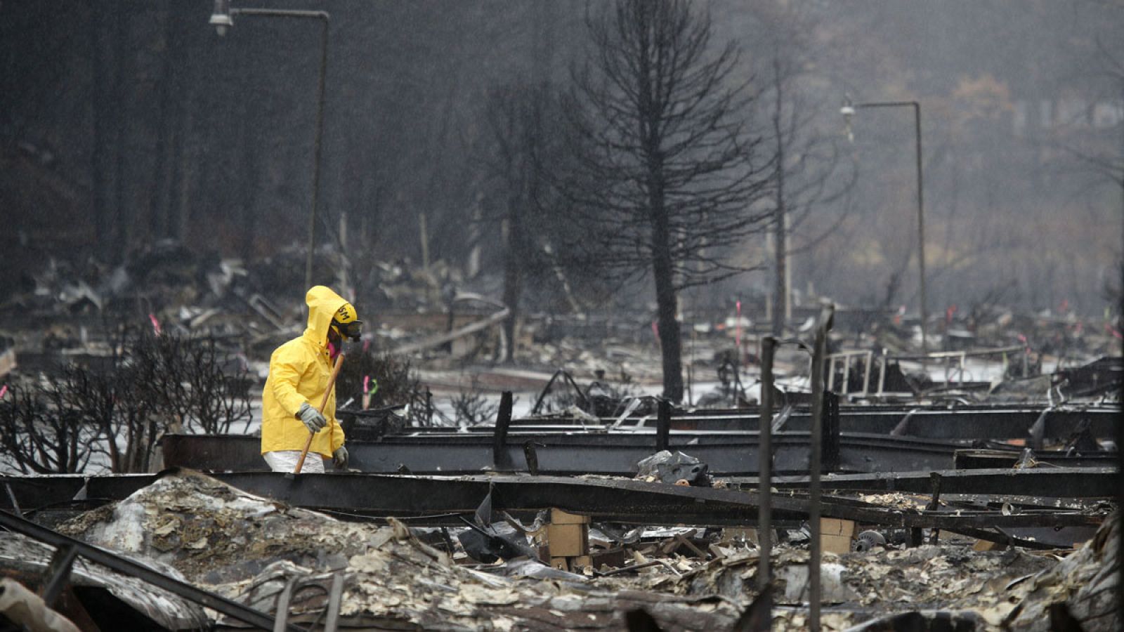 Controlado al 100% el incendio de Camp Fire en California