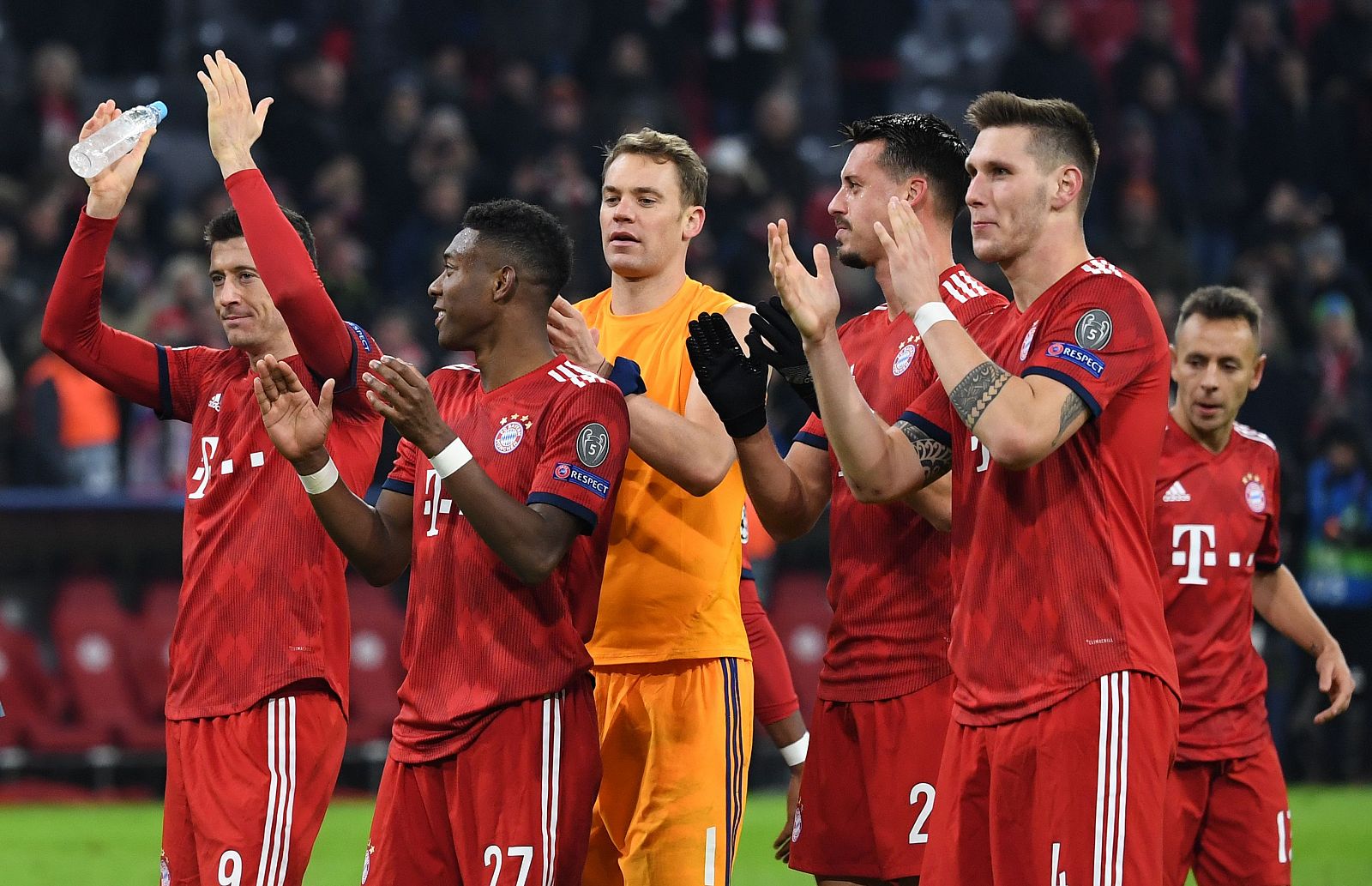 Bayern Múnich celebra el pase a octavos