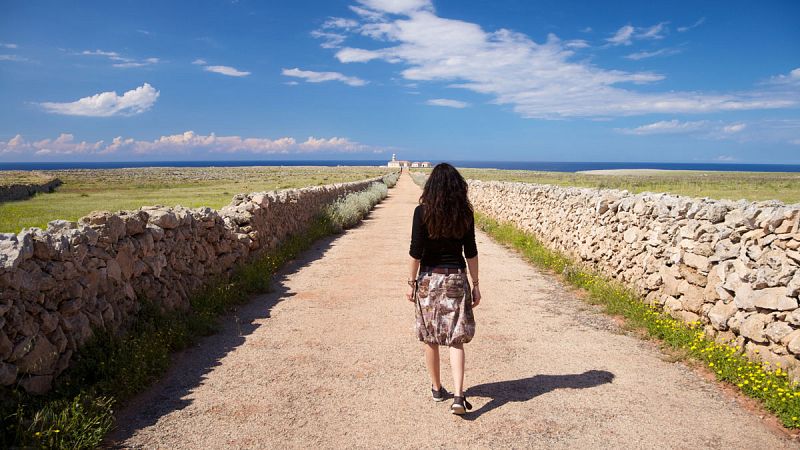 Ejemplos de muros en piedra seca, construidos en la isla de Menorca.