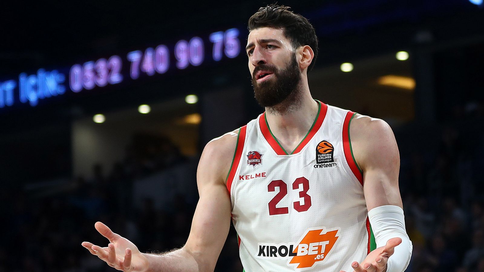 Baskonia no carbura ante un Efes superior