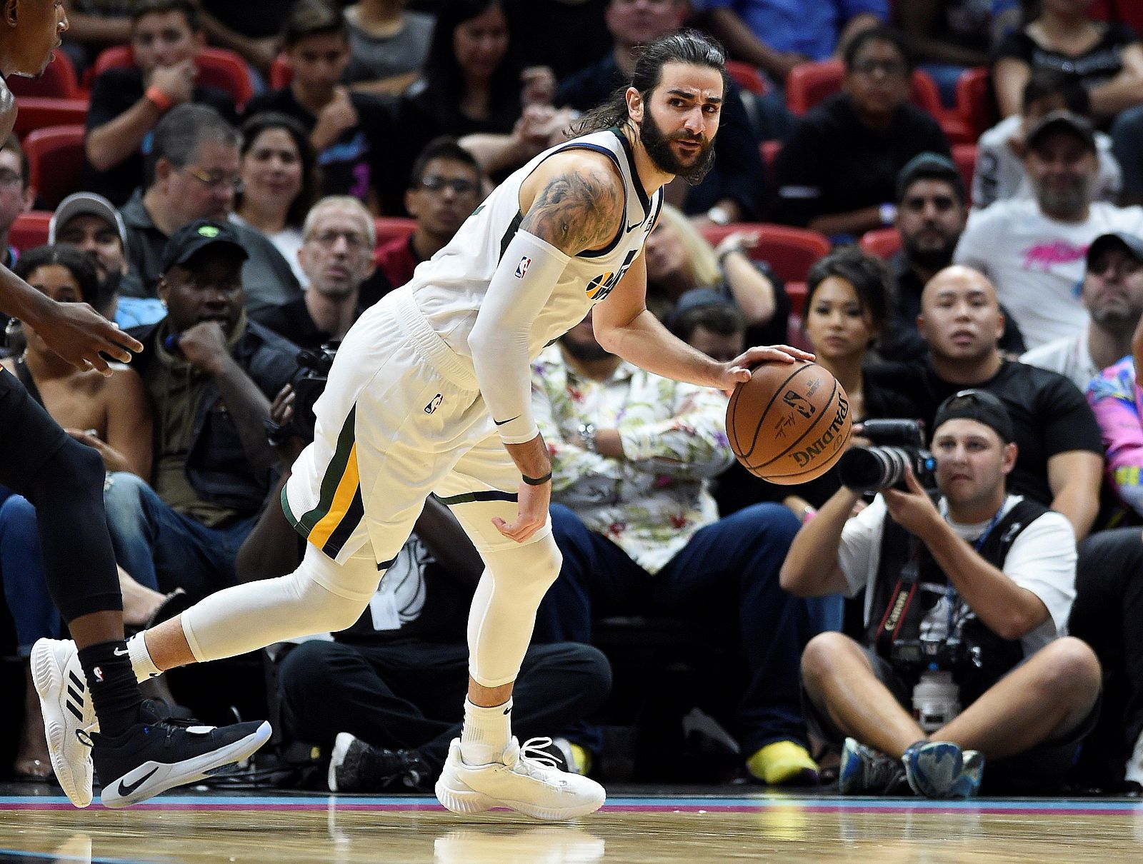 El jugador de los Jazz Ricky Rubio, en acción ante los Miami Heat