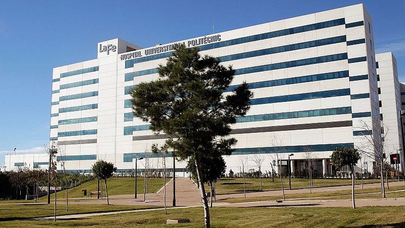 Una bebé de un mes en coma inducido en el Hospital La Fé de Valencia por presuntos malos tratos de sus padres