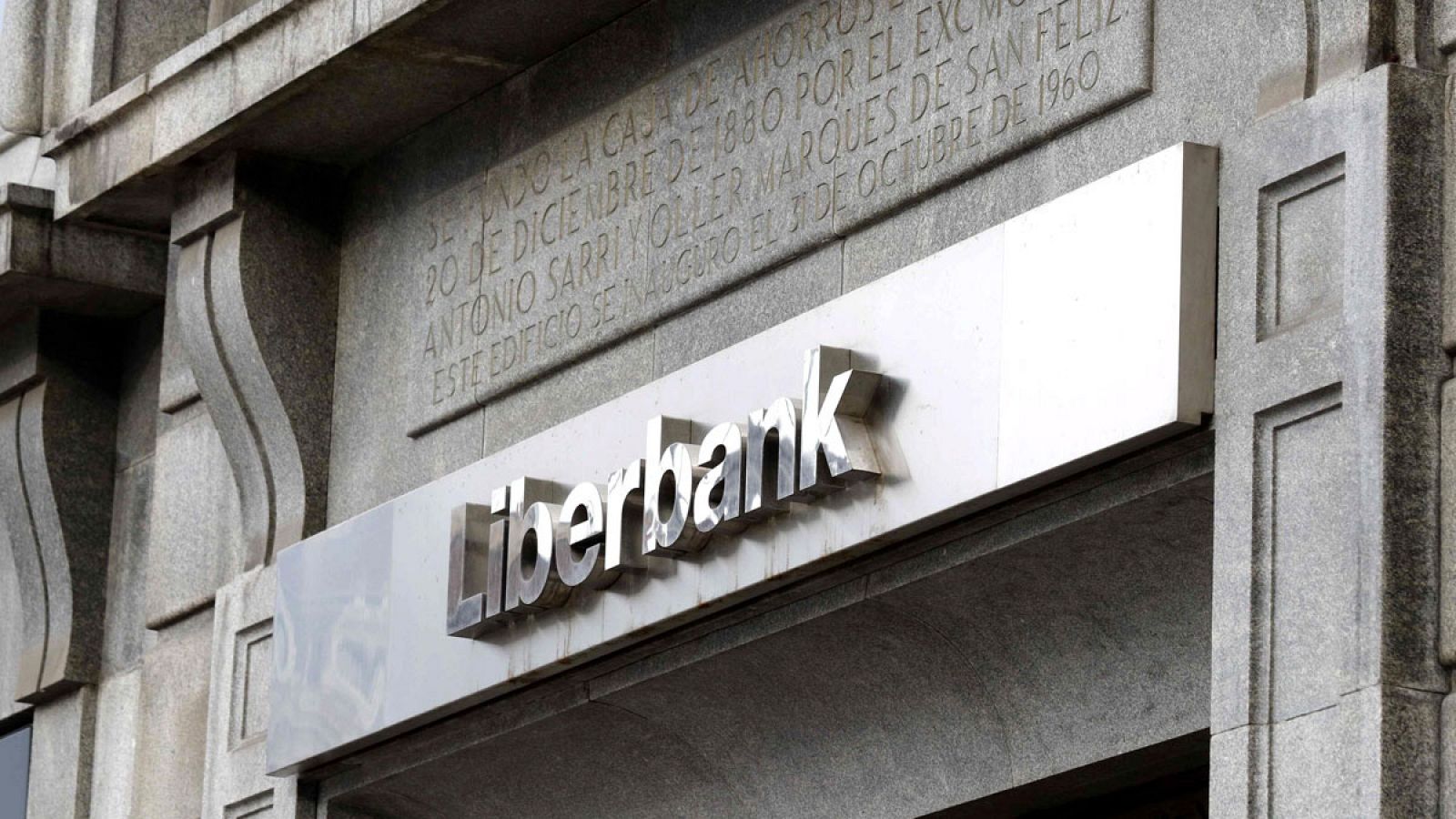 Liberbank y Unicaja han confirmado a la CNMV que mantienen contactos para llevar a cabo una fusión