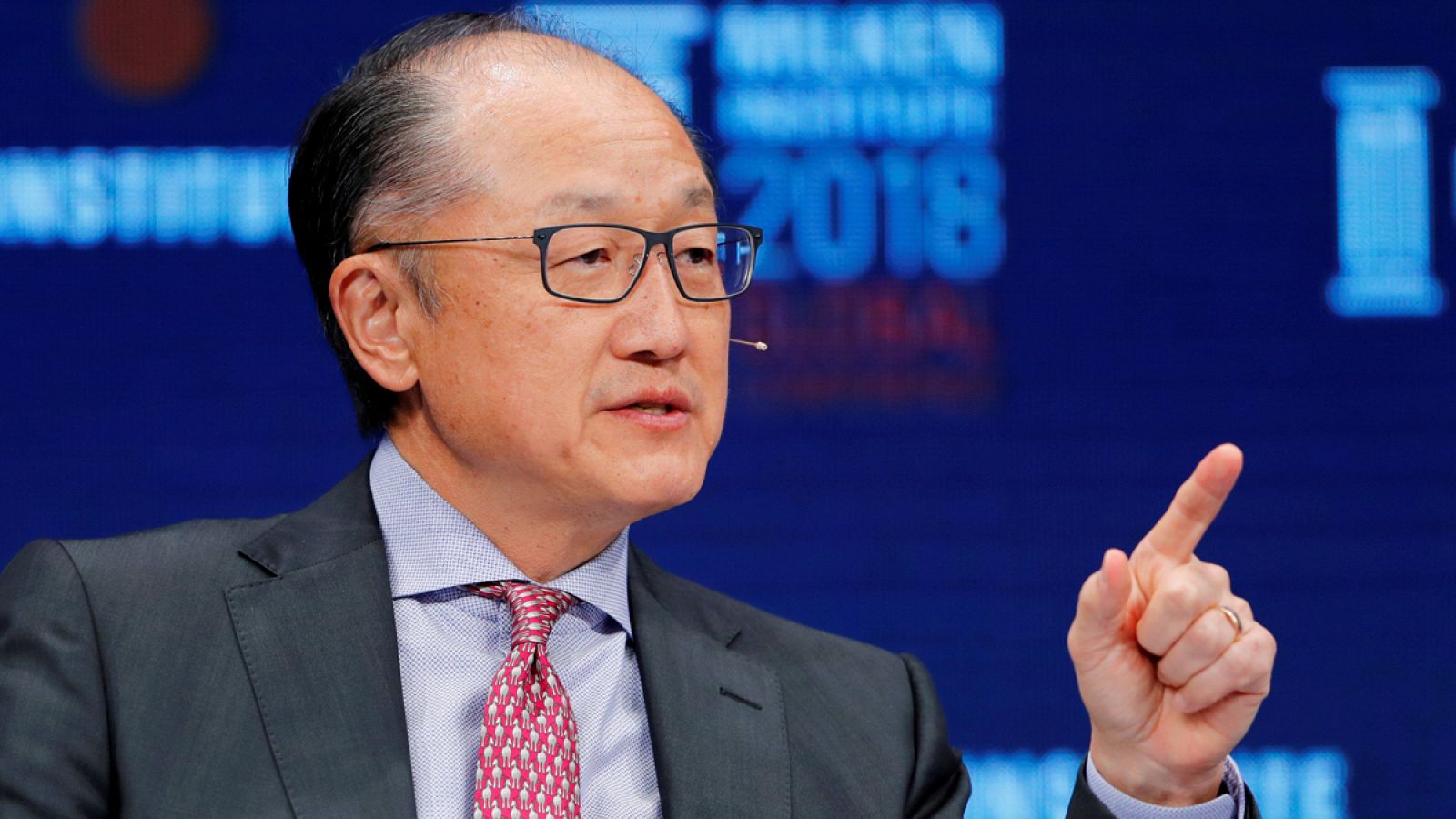 Jim Yong Kim dimite como presidente del Banco Mundial tras más de seis años en el cargo