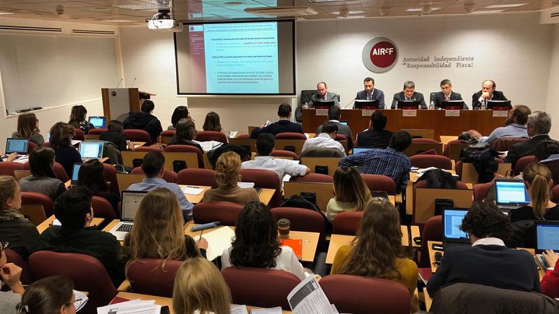 Presentación del informe de la autoridad fiscal