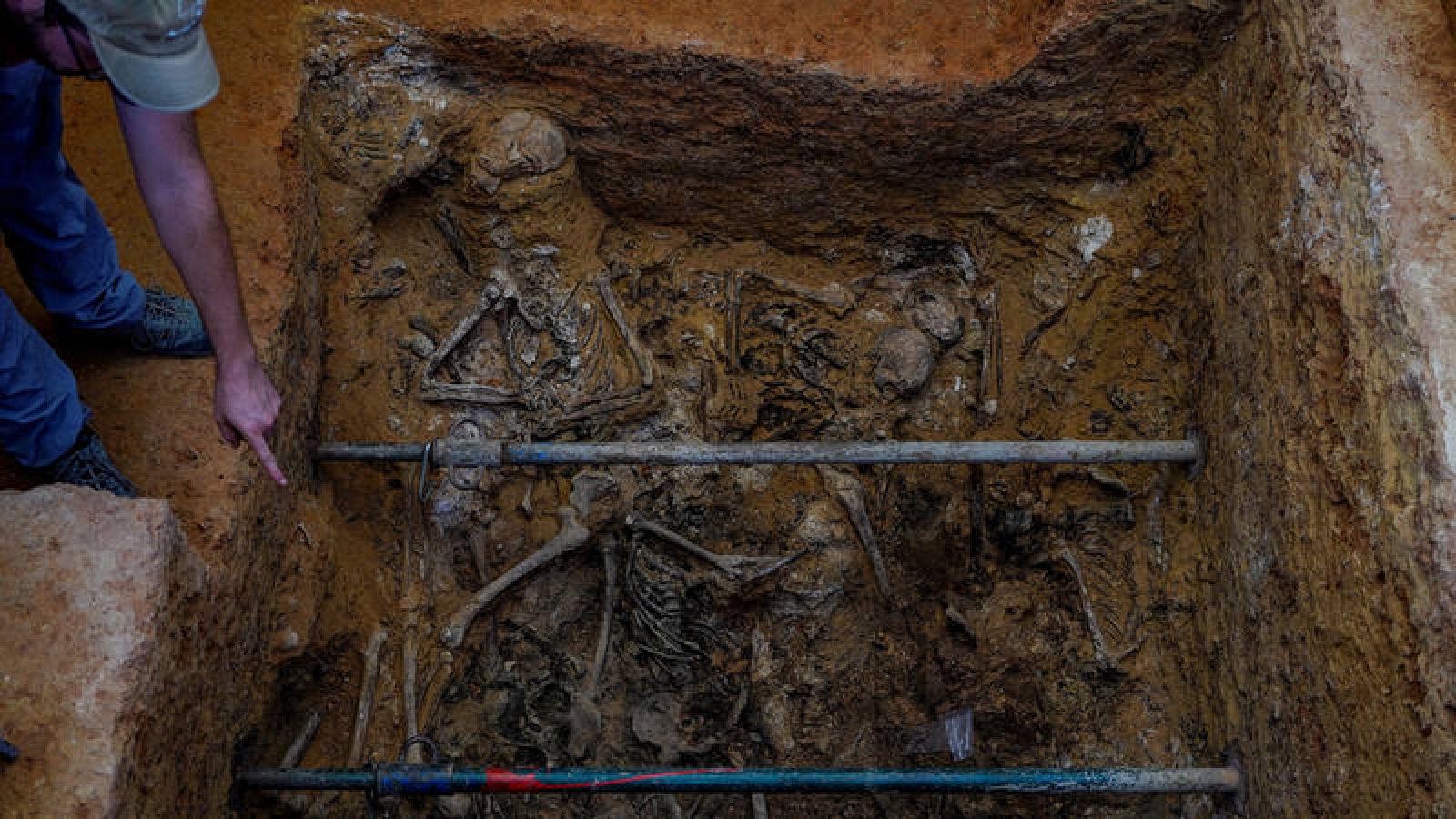 Recuperación de restos de fusilados en la Guerra Civil en Paterna, Valencia