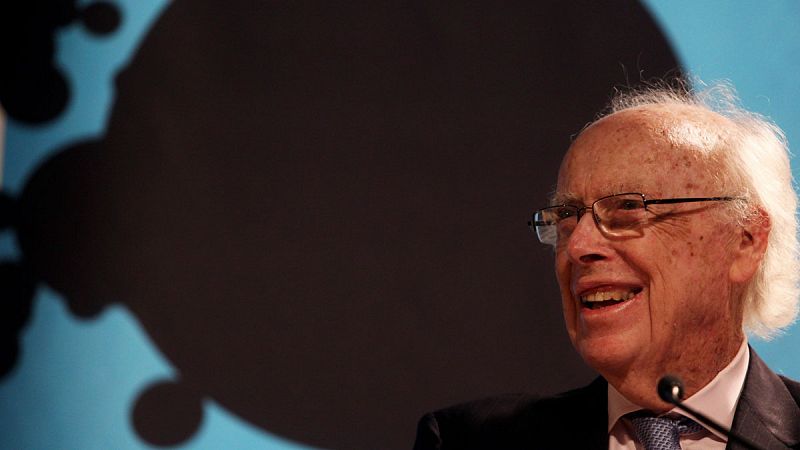 Imagen de archivo de James Watson, ganador junto a Francis Crick en 1962 del premio Nóbel de Fisiología y Medicina por descubrir la estructura de doble hélice del ADN.