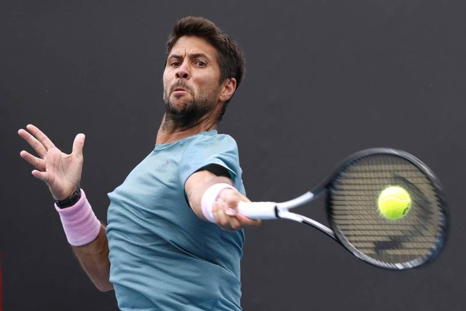 Verdasco devuelve una bola ante Albot