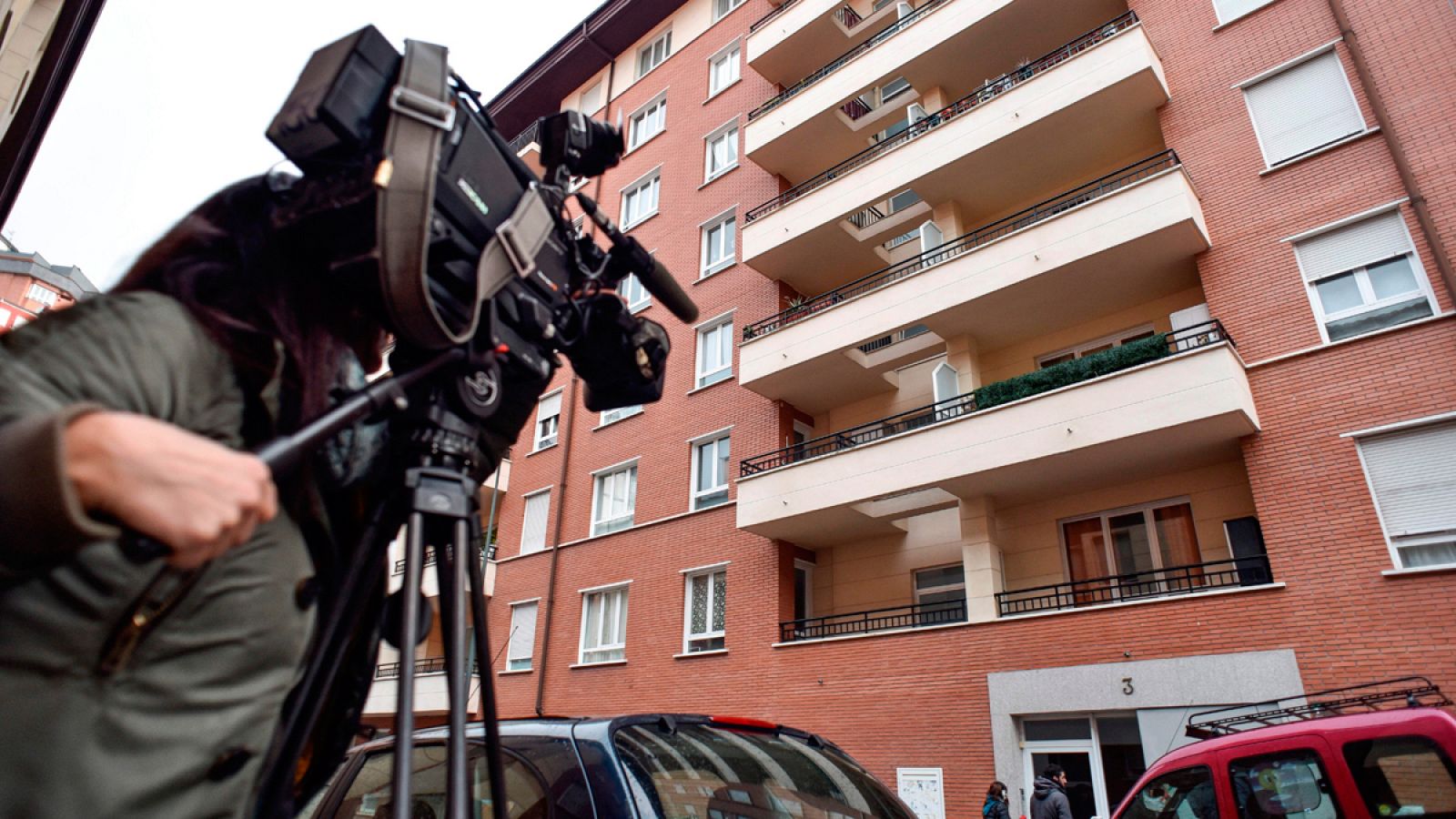 Hallan el cadáver de una niña y a su madre grave en su domicilio de Bilbao