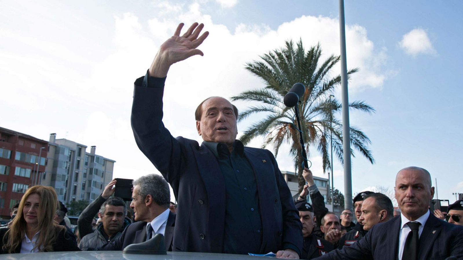 Berlusconi anuncia su candidatura a las elecciones europeas
