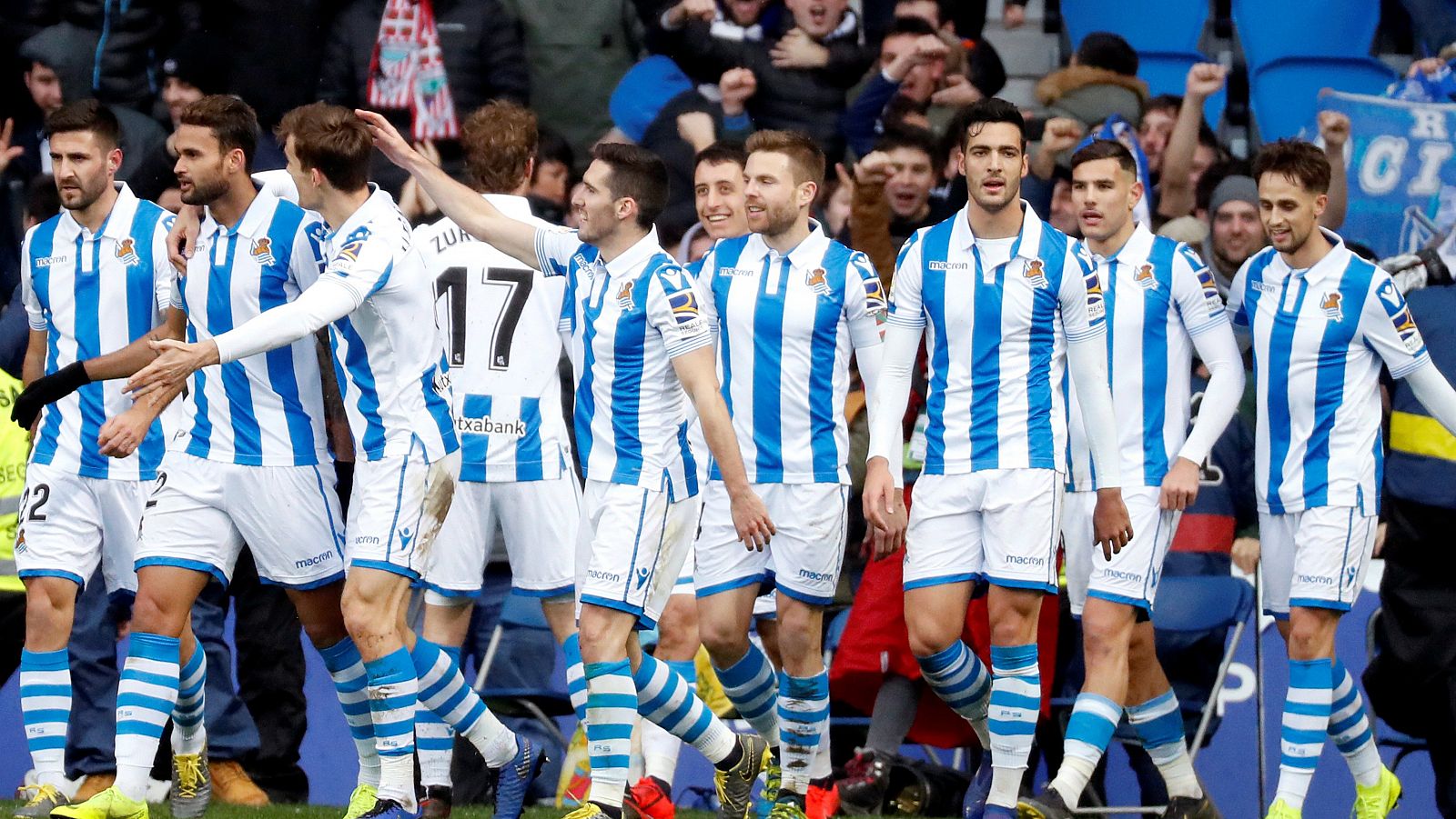 La Real se lleva el derbi vasco y escala posiciones