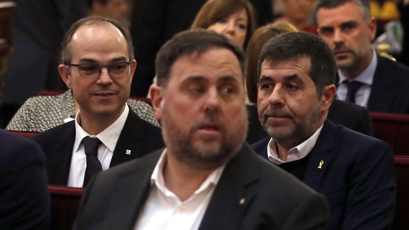 El exvicepresidente de la Generalitat Oriol Junqueras (c) junto al exconsejero de Presidencia Jordi Turull (i), y el expresidente de la Asamblea Nacional Catalana (ANC) Jordi Sánchez (d)