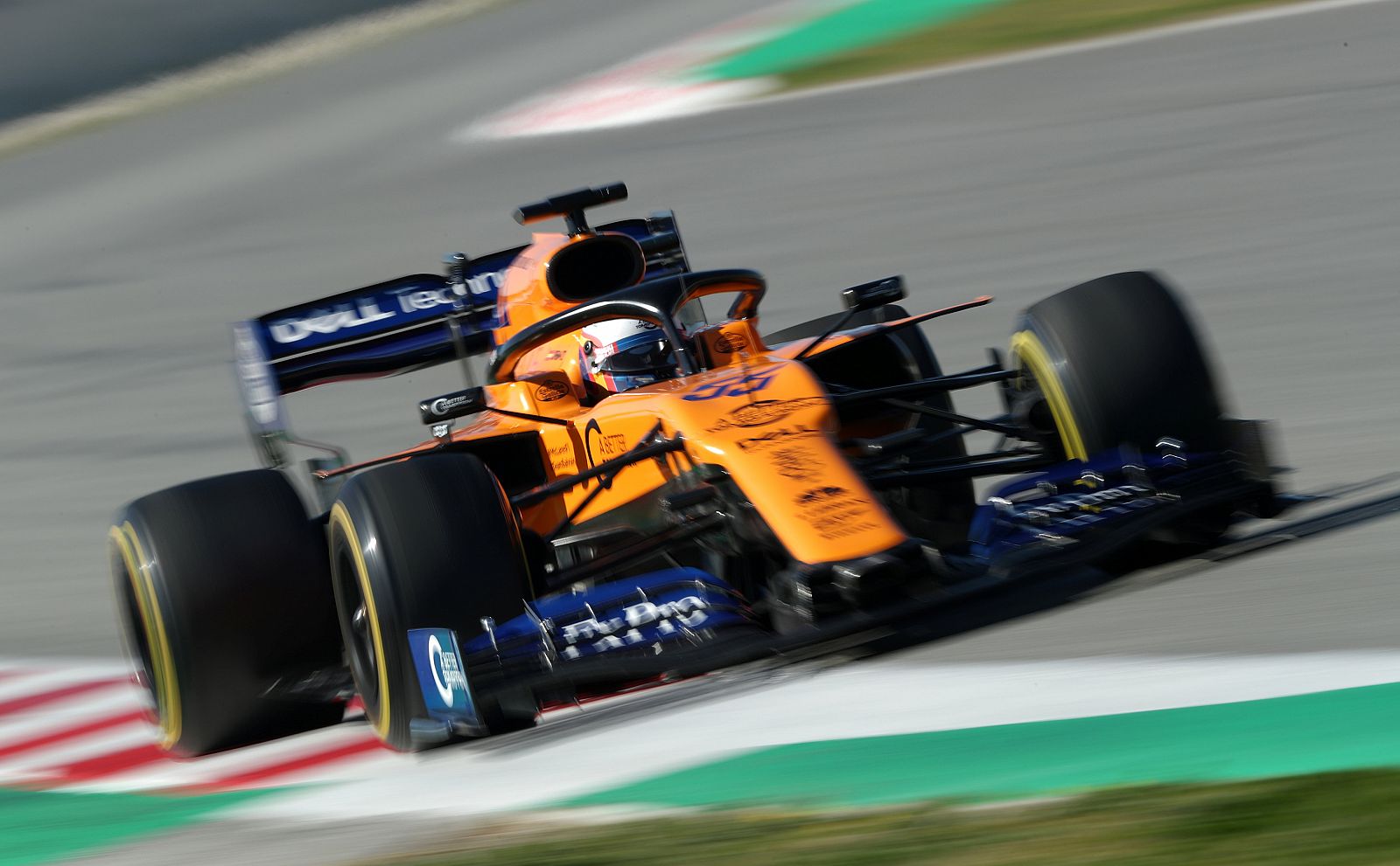 Imagen del piloto español Carlos Sainz durante los test de Montmeló.