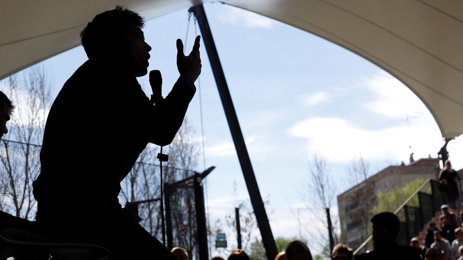 Iñigo Errejón en un encuentro ciudadano en Móstoles