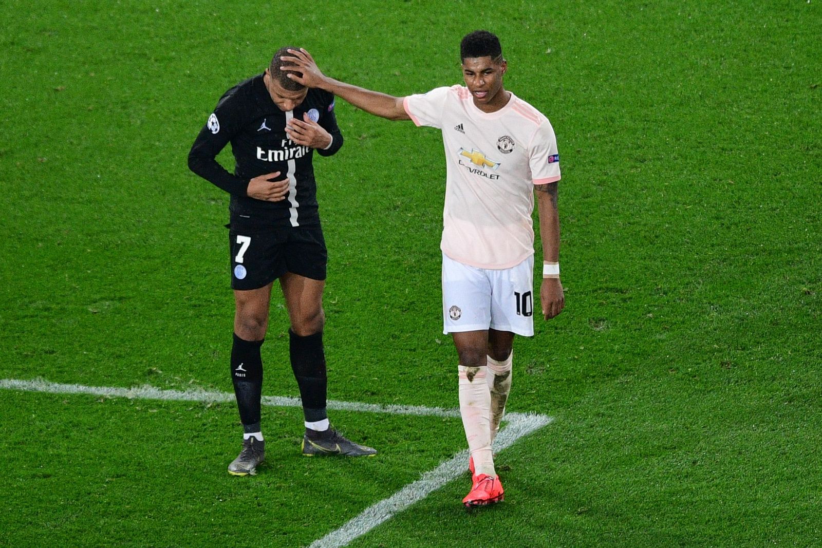 Rashford consuela a Mbappé