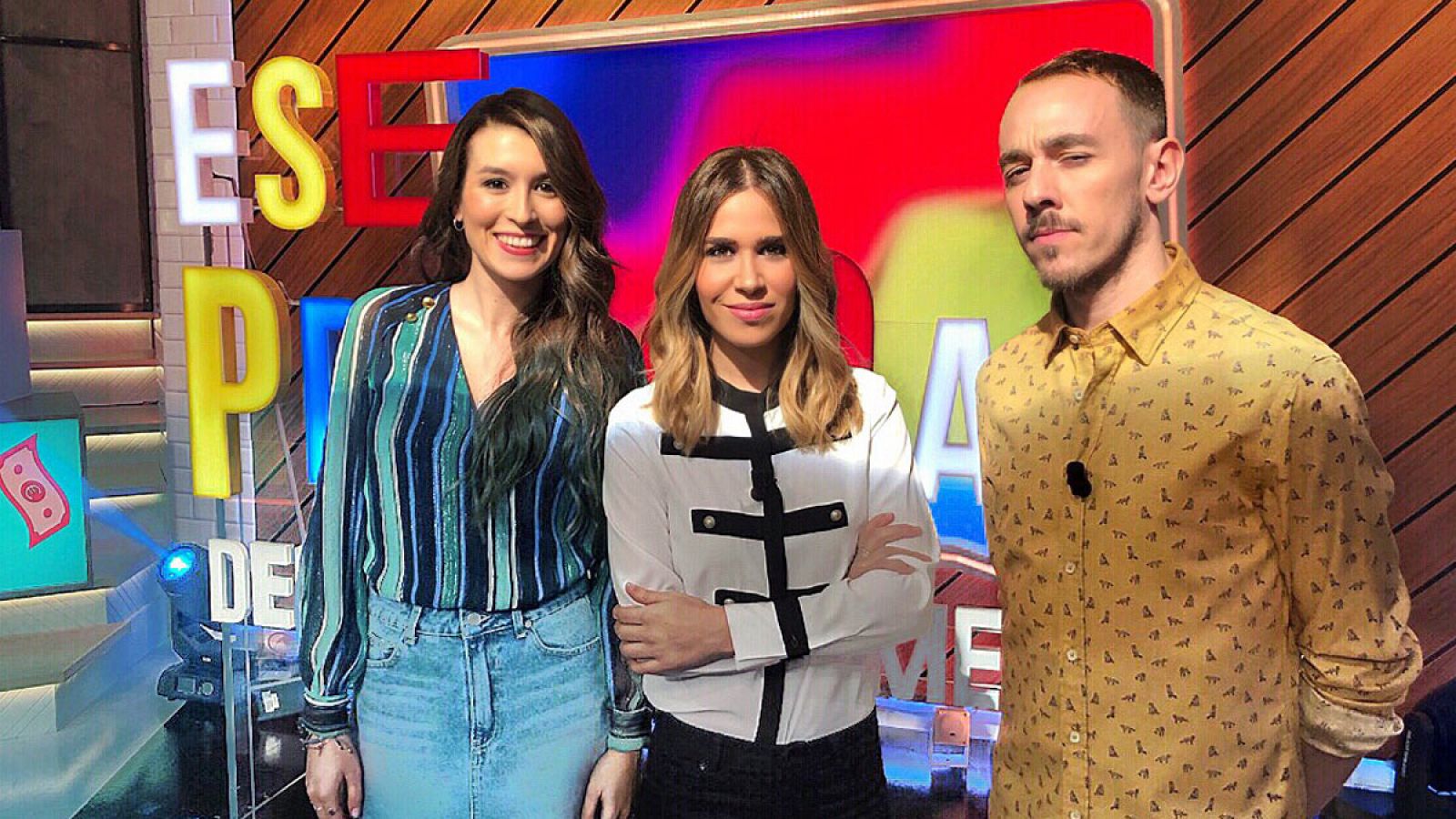 La humorista y monologuista Eva Soriano, copresenta junto a María Gómez y Alberto Casado "Ese programa del que usted me habla".