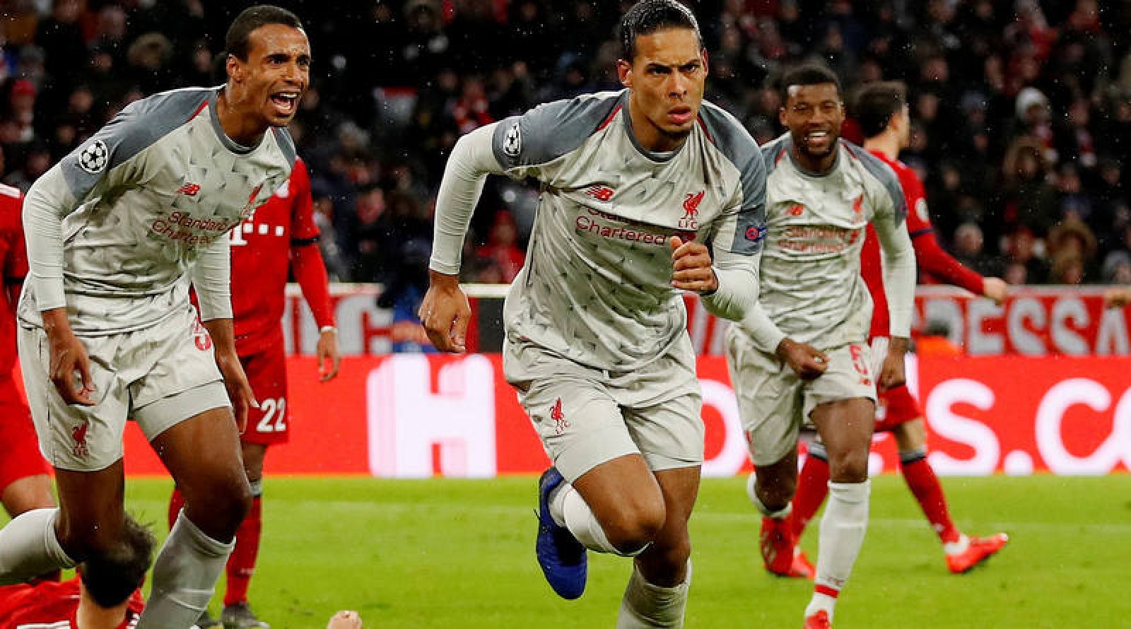 Van Dijk celebra su gol al Bayern.