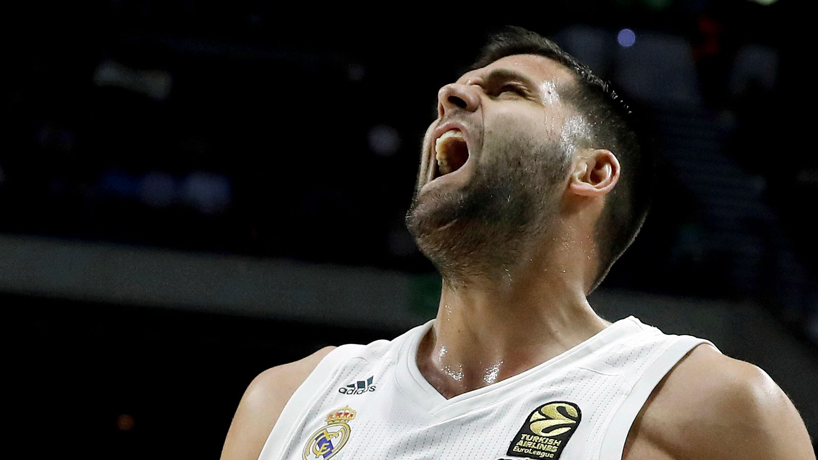 El Madrid asegura la tercera plaza y Baskonia aprieta la clasificación