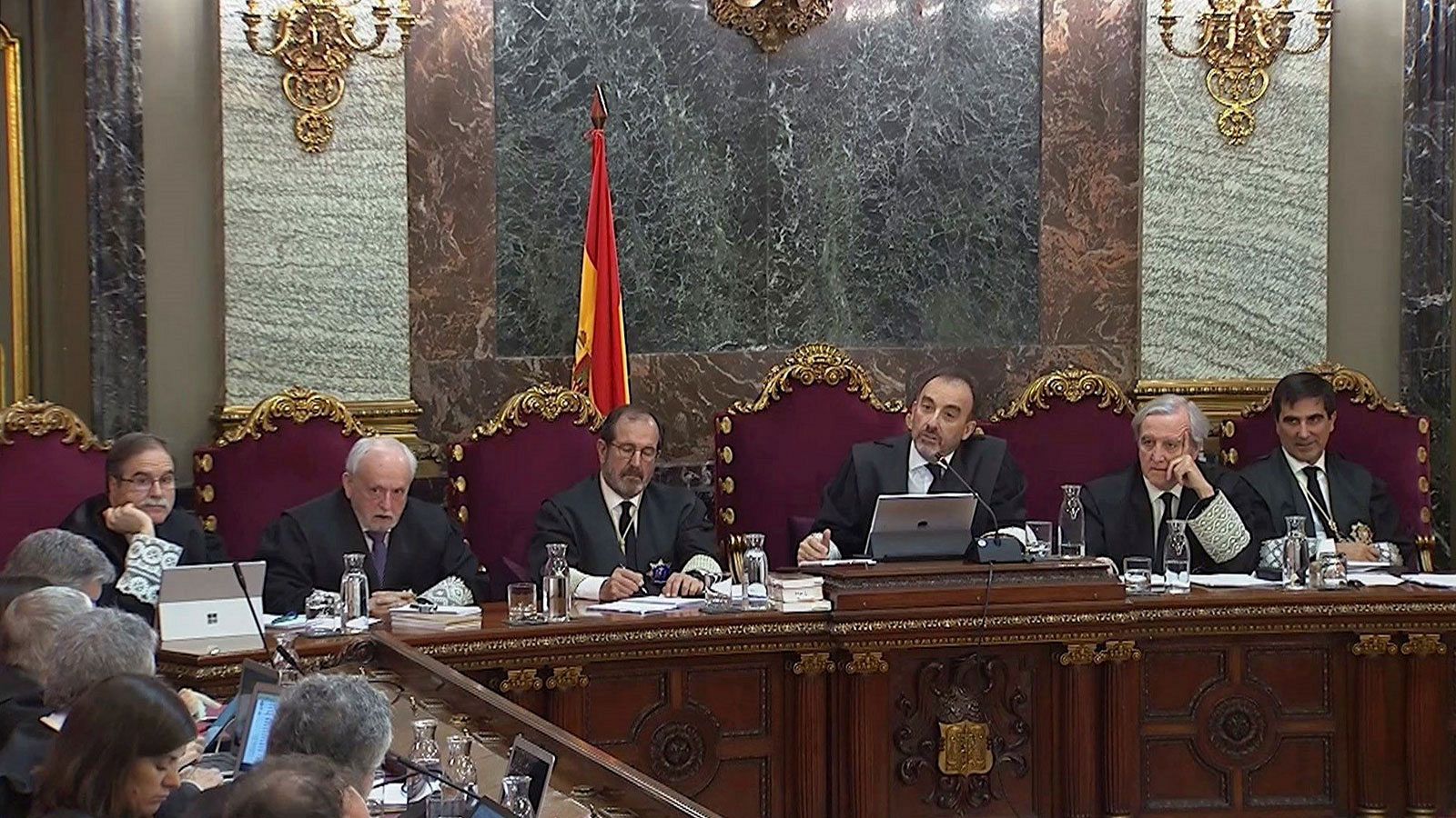 Imagen tomada de la señal de video institucional del Tribunal Supremo, del presidente del tribunal, Manuel Marchena, y otros magistrados.