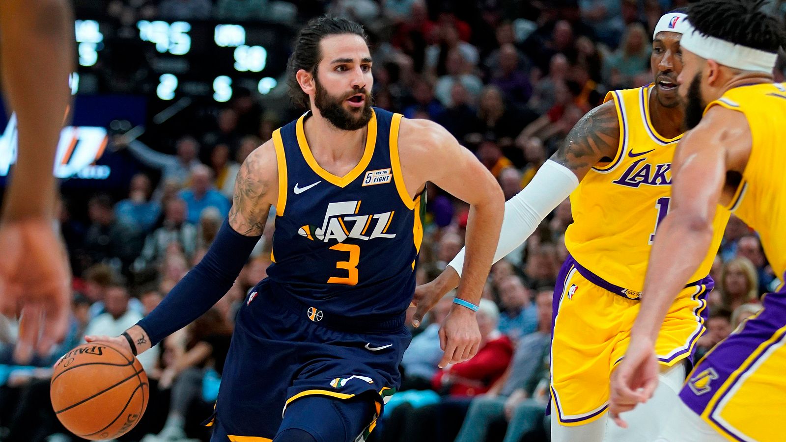 Rubio contribuye a la victoria de Jazz ante Lakers