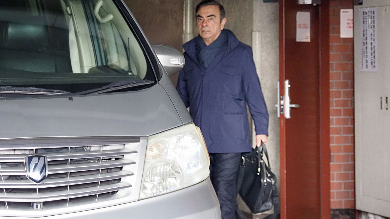 Ghosn vuelve a ser detenido tras manifestarse listo para "contar la verdad"