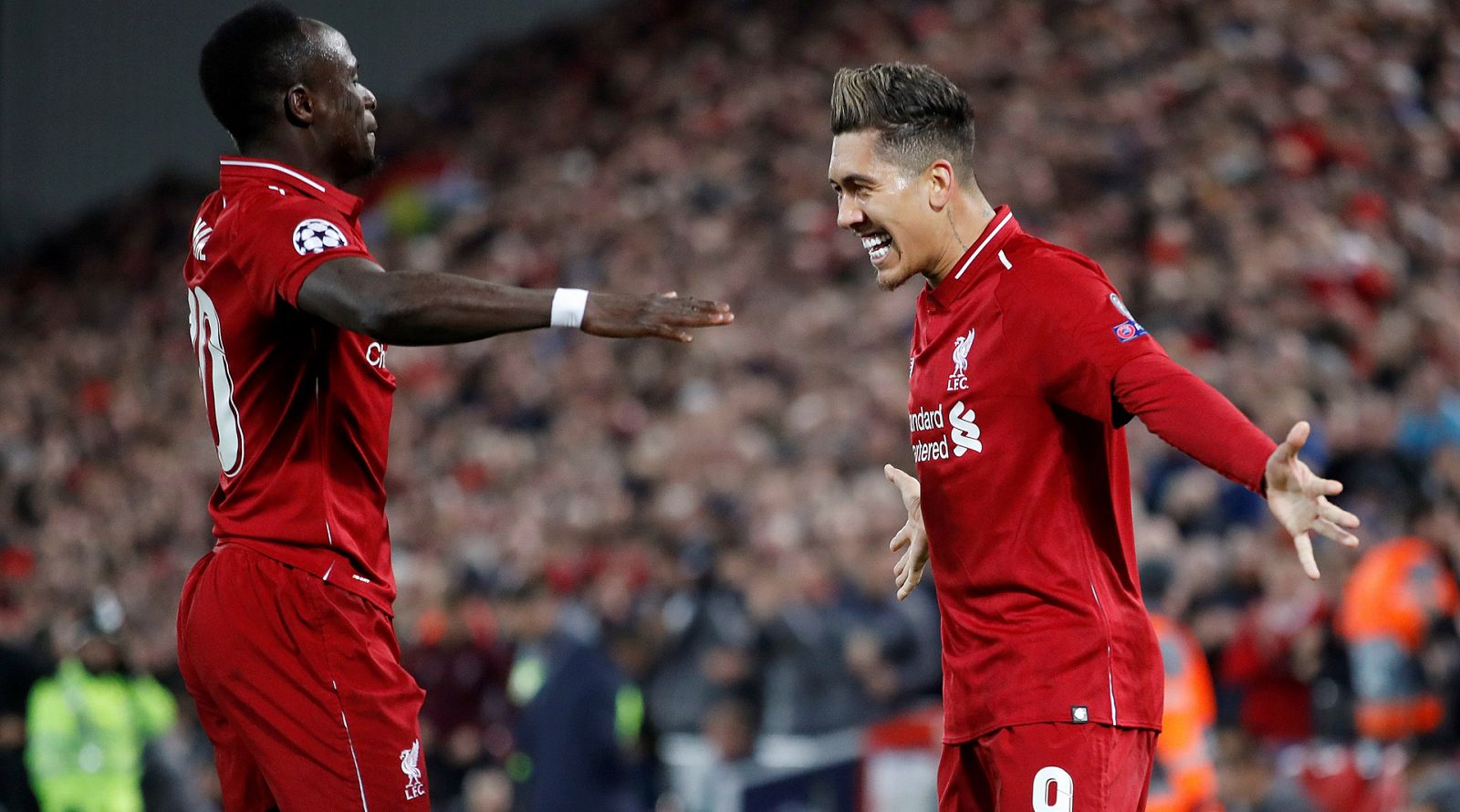 Mane y Firmino celebran el segundo gol del Liverpool.