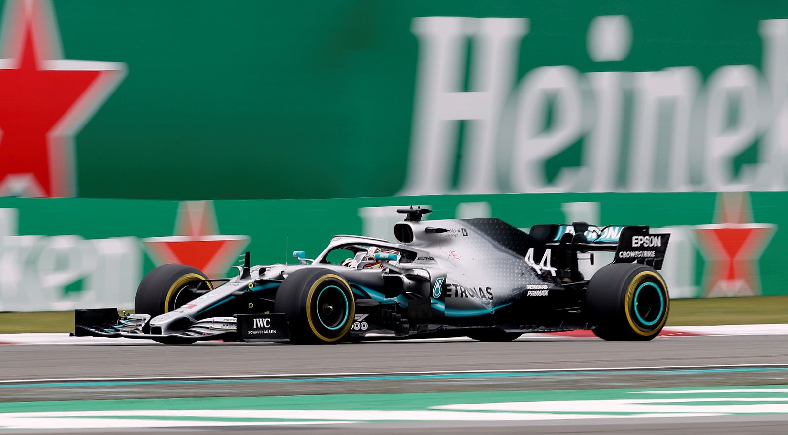 Hamilton, durante la carrera en el circuito de Shangái