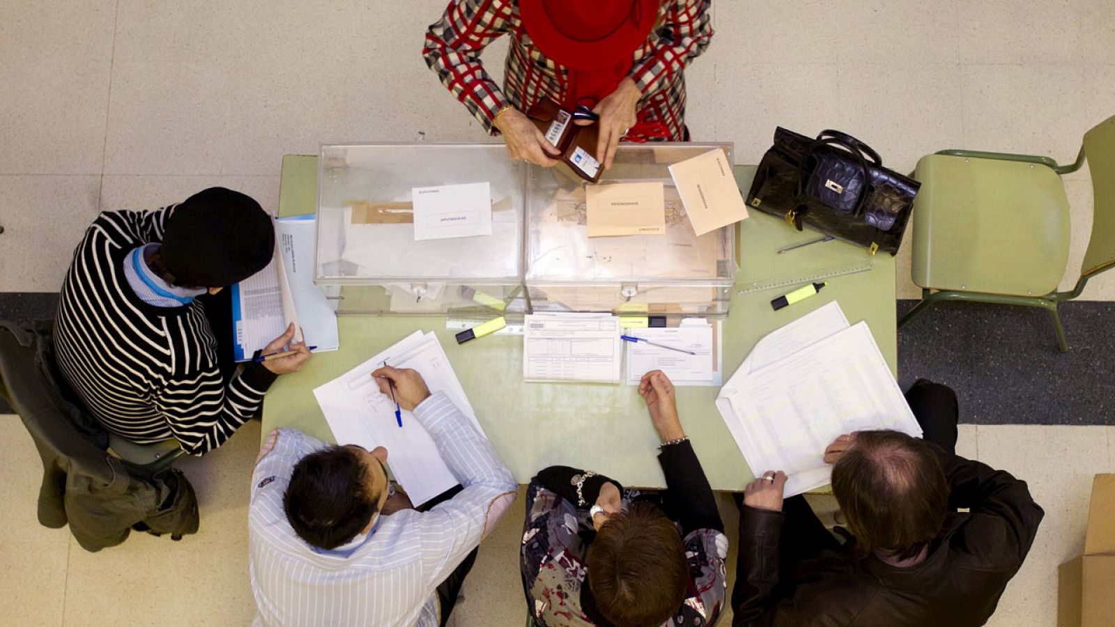 Fotografía de archivo de las elecciones generales de 2011 en Burgos