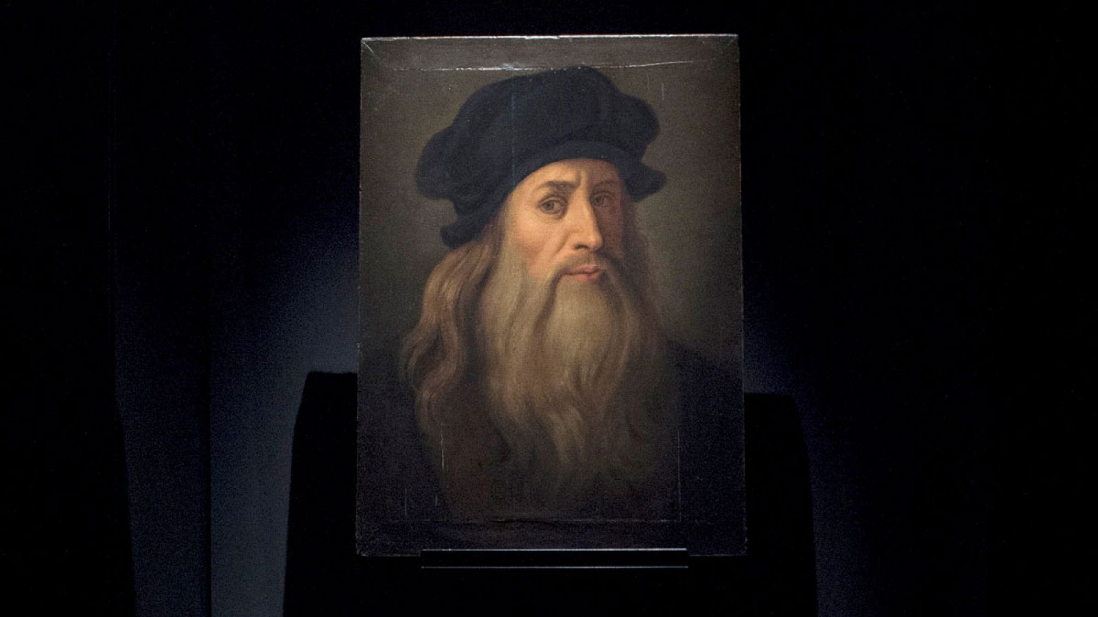 Leonardo Da Vinci murió sin hijos y que se encuentra sepultado en el castillo de Amboise (centro de Francia).