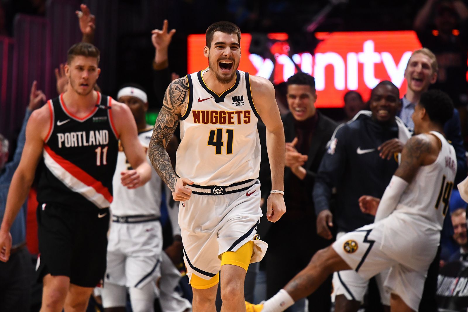 Juancho Hernangómez celebra un triple ante los Trail Blazers