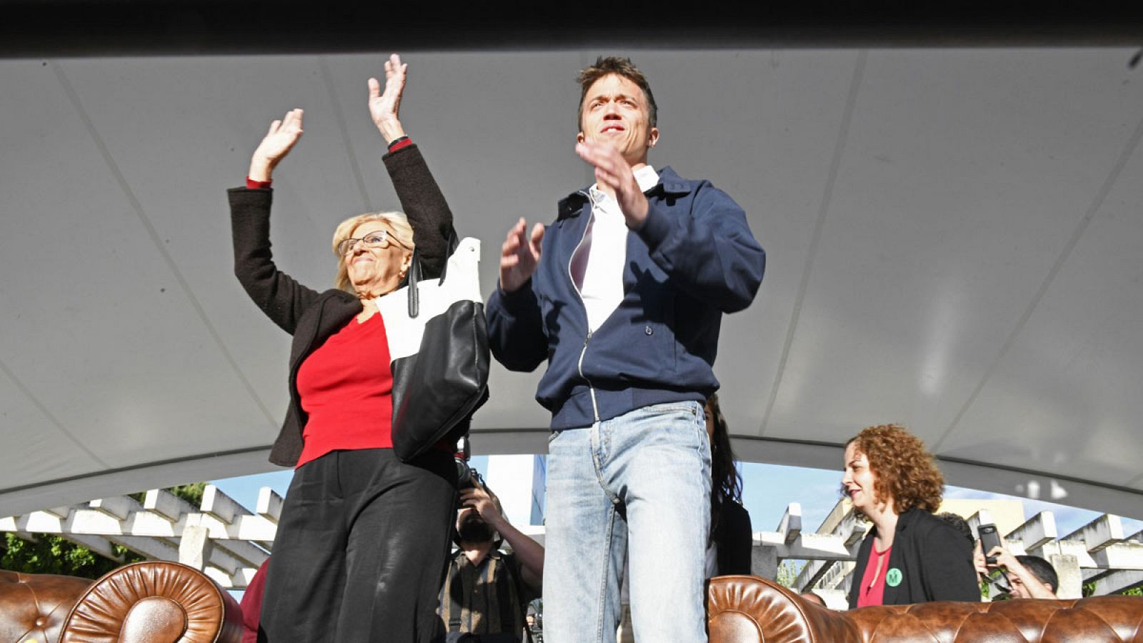 Manuela Carmena junto a Íñigo Errejón durante el acto previo al inicio de campaña