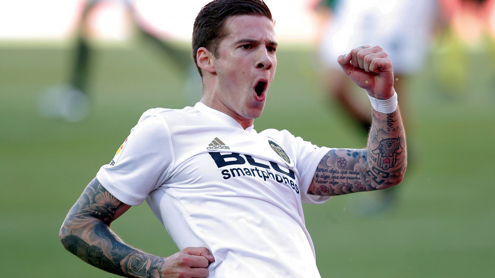 Santi Mina celebra el segundo gol de su equipo.