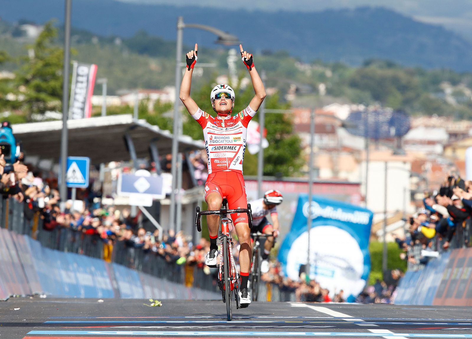 Fausto Masnada gana la sexta etapa del Giro 2019.