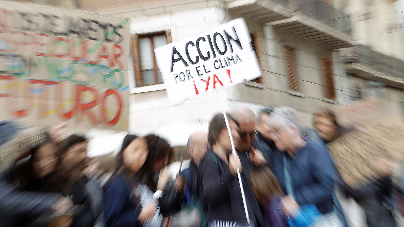 Diferentes colectivos, organizaciones no gubernamentales y movimientos sociales piden que se actúe urgentemente contra el cambio climático.