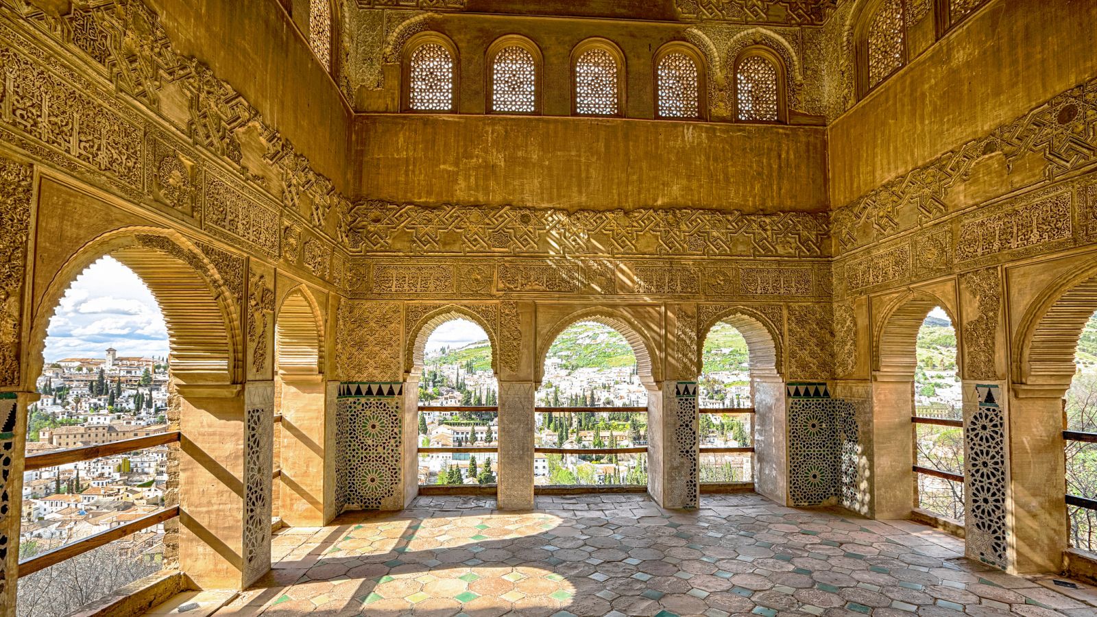 El complejo monumental de la Alhambra es el más visitado de España.