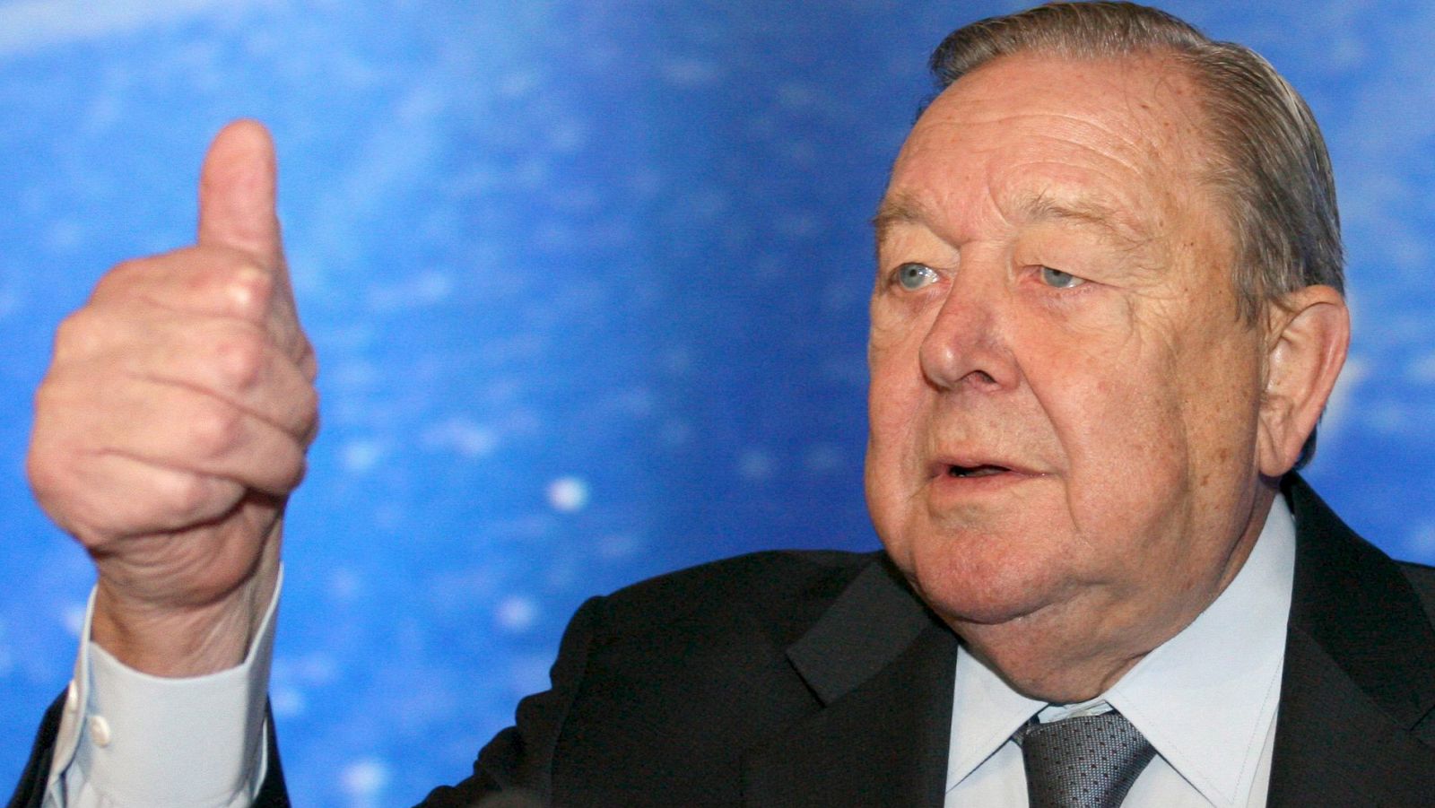 El sueco Lennart Johansson durante un Congreso de la UEFA en 2007.