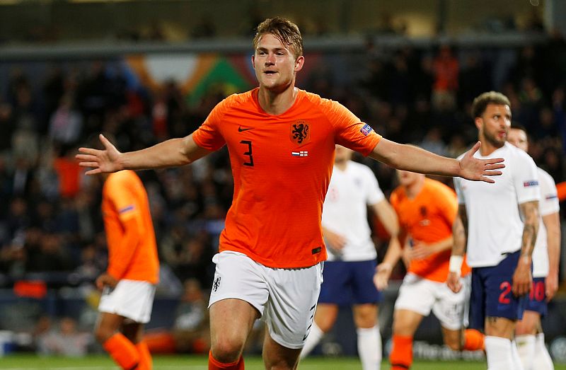 Matthijs de Ligt celebra su gol ante Inglaterra