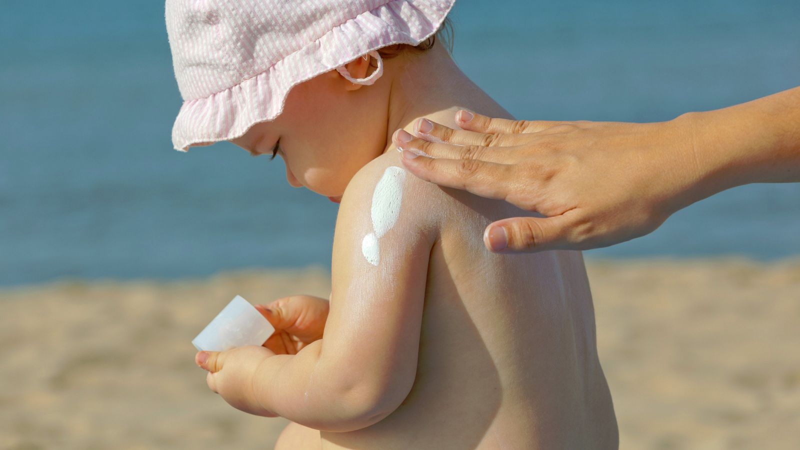 El 90%de los cánceres de piel están originados por una sobreexposición solar a lo largo de la vida, sobre todo cuando se es joven.