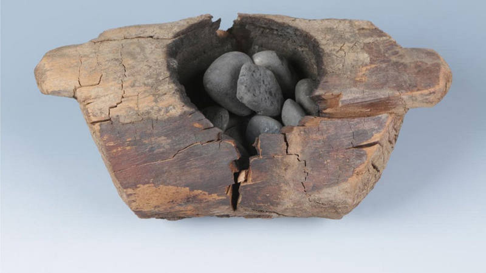 Un quemador de cannabis hallado en una tumba en Jirzankal